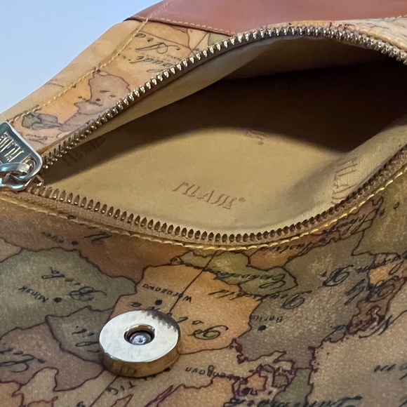 ALVIERO MARTINI 1A Classe Geo Collection Leather Flap Magnetic Closure Backpack main image 4